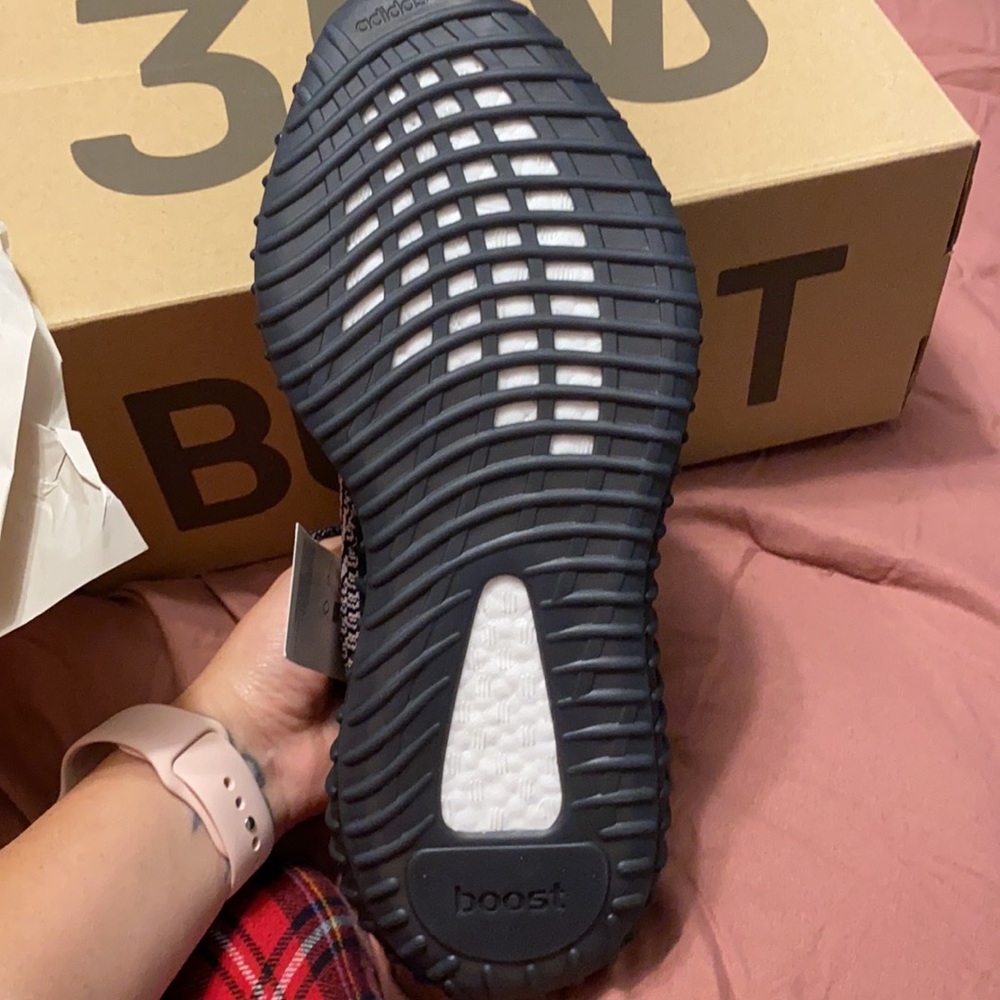 Yeezy Boost yecheil - Picture 4 of 5